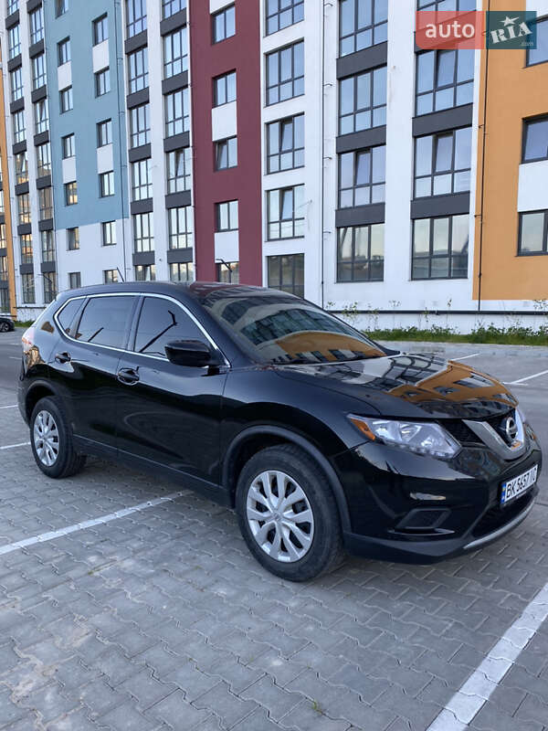 Внедорожник / Кроссовер Nissan Rogue 2016 в Ровно