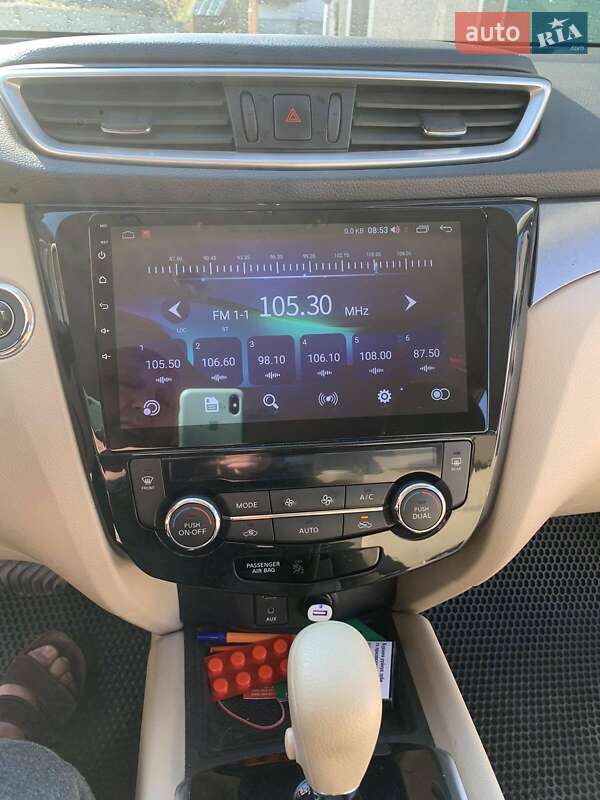 Позашляховик / Кросовер Nissan Rogue 2015 в Рокитному