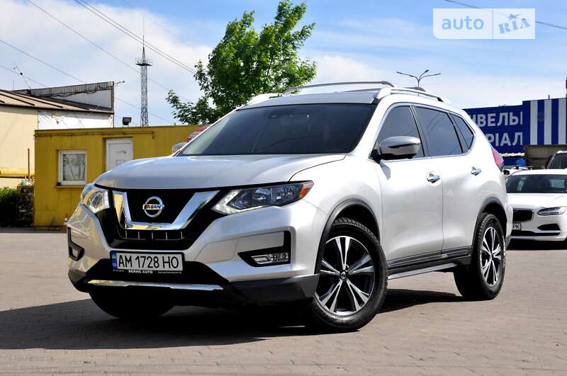 Внедорожник / Кроссовер Nissan Rogue 2016 в Львове