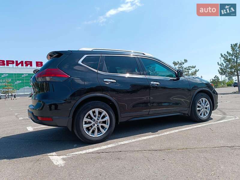 Позашляховик / Кросовер Nissan Rogue 2017 в Врадіївці
