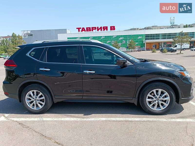 Позашляховик / Кросовер Nissan Rogue 2017 в Врадіївці