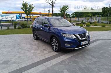 Позашляховик / Кросовер Nissan Rogue 2017 в Луцьку