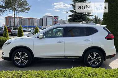 Внедорожник / Кроссовер Nissan Rogue 2017 в Львове