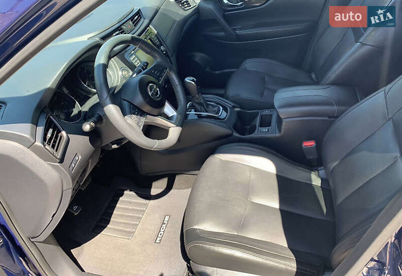 Внедорожник / Кроссовер Nissan Rogue 2017 в Ивано-Франковске