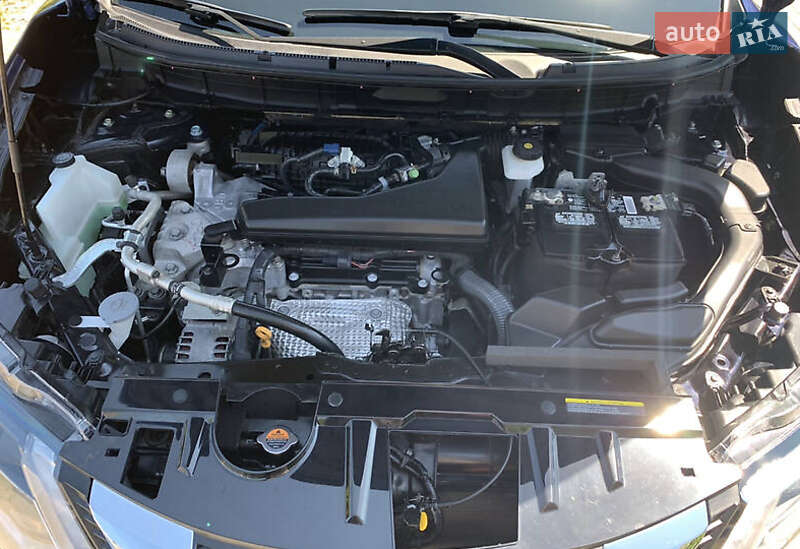 Внедорожник / Кроссовер Nissan Rogue 2017 в Ивано-Франковске