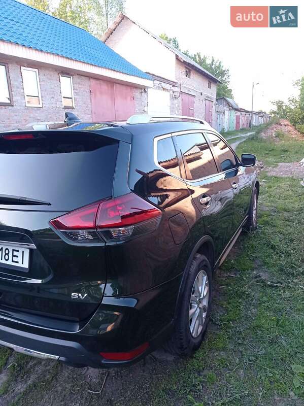 Внедорожник / Кроссовер Nissan Rogue 2017 в Прилуках