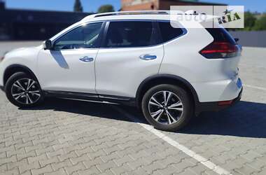 Внедорожник / Кроссовер Nissan Rogue 2017 в 