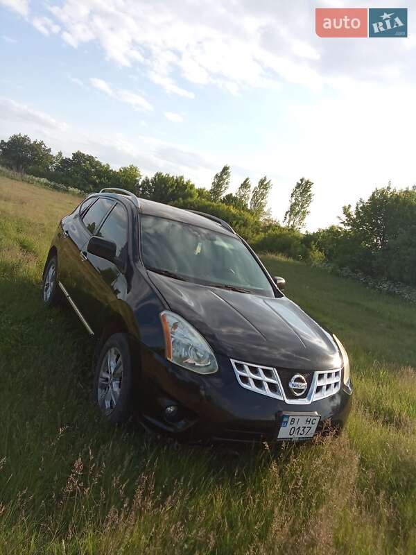 Внедорожник / Кроссовер Nissan Rogue 2013 в Зачепиловке