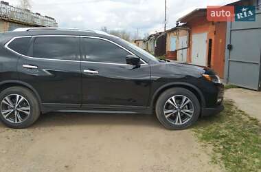 Внедорожник / Кроссовер Nissan Rogue 2018 в 