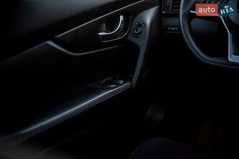 Позашляховик / Кросовер Nissan Rogue 2018 в Рівному