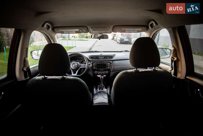 Позашляховик / Кросовер Nissan Rogue 2018 в Рівному