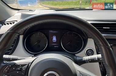 Внедорожник / Кроссовер Nissan Rogue 2017 в 