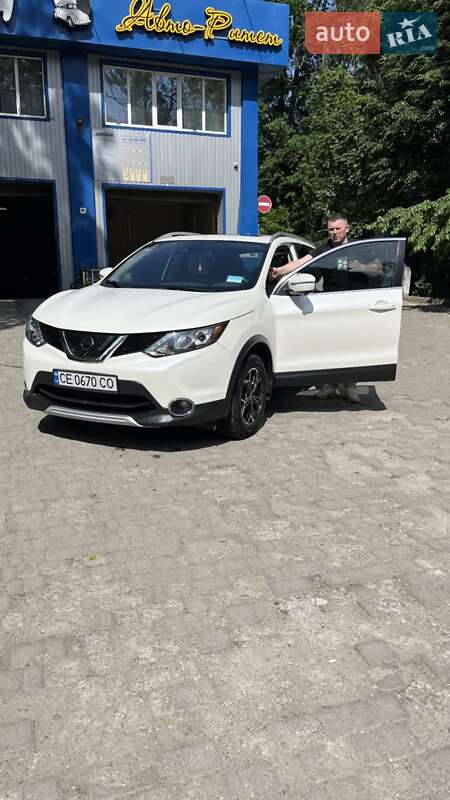 Внедорожник / Кроссовер Nissan Rogue 2017 в 