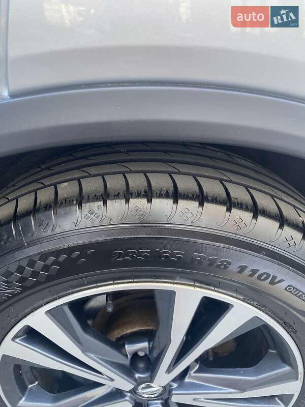 Позашляховик / Кросовер Nissan Rogue 2017 в Києві