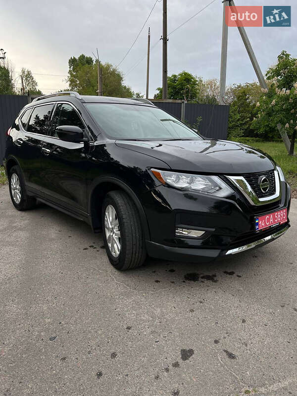 Позашляховик / Кросовер Nissan Rogue 2018 в Горішніх Плавнях