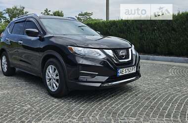 Позашляховик / Кросовер Nissan Rogue 2017 в Дніпрі