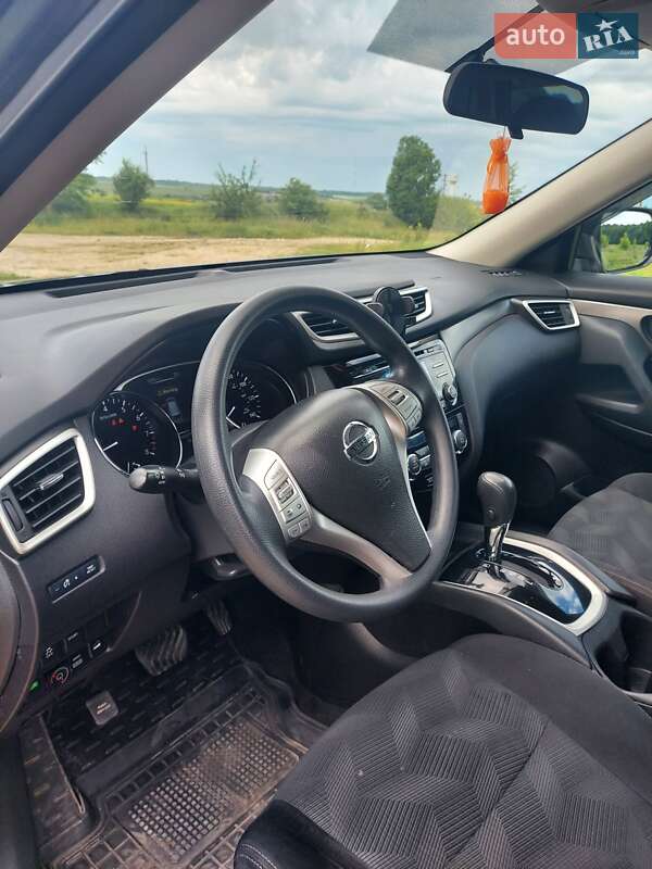 Внедорожник / Кроссовер Nissan Rogue 2015 в Тернополе