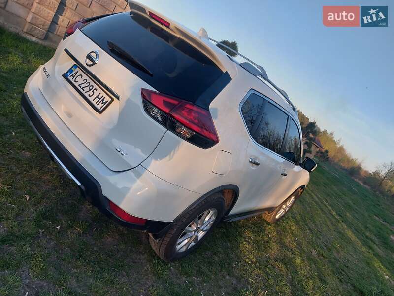 Внедорожник / Кроссовер Nissan Rogue 2017 в Ковеле