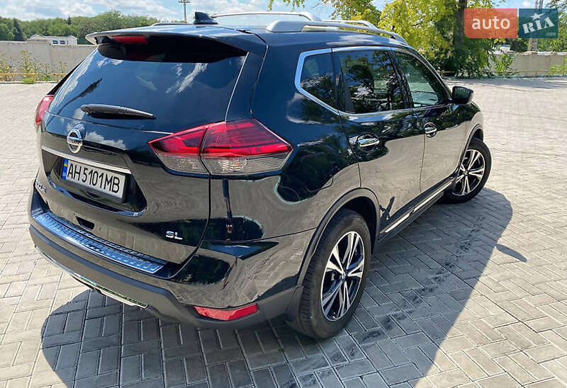 Позашляховик / Кросовер Nissan Rogue 2017 в Івано-Франківську