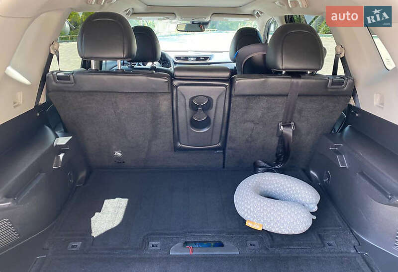 Позашляховик / Кросовер Nissan Rogue 2017 в Івано-Франківську