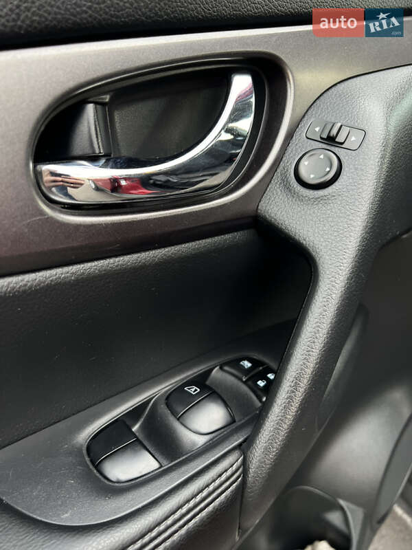 Позашляховик / Кросовер Nissan Rogue 2015 в Рівному