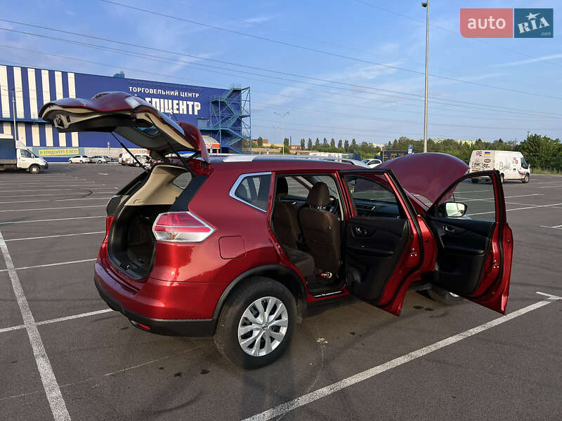Позашляховик / Кросовер Nissan Rogue 2015 в Рівному