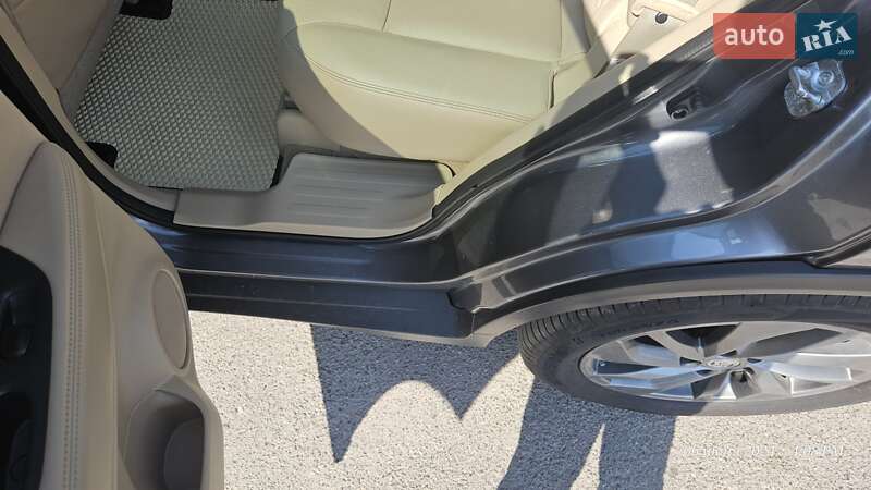 Внедорожник / Кроссовер Nissan Rogue 2014 в Виннице