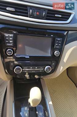 Внедорожник / Кроссовер Nissan Rogue 2014 в 