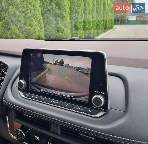 Внедорожник / Кроссовер Nissan Rogue 2023 в Киеве