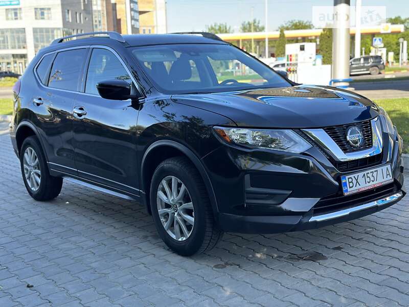 Внедорожник / Кроссовер Nissan Rogue 2019 в 