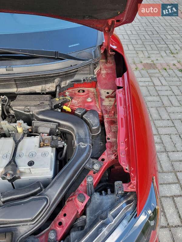 Внедорожник / Кроссовер Nissan Rogue 2017 в Каневе