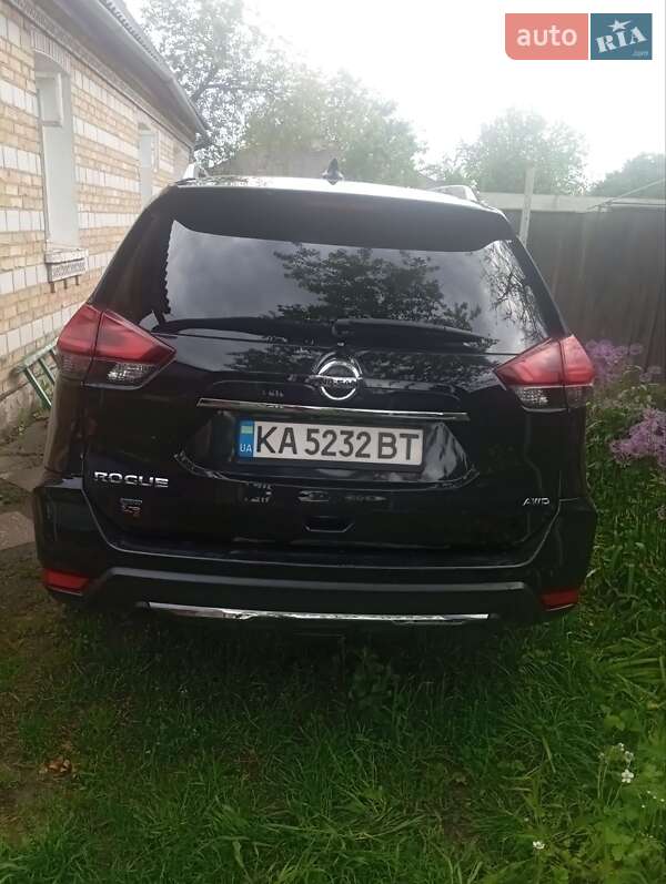 Позашляховик / Кросовер Nissan Rogue 2017 в Києві