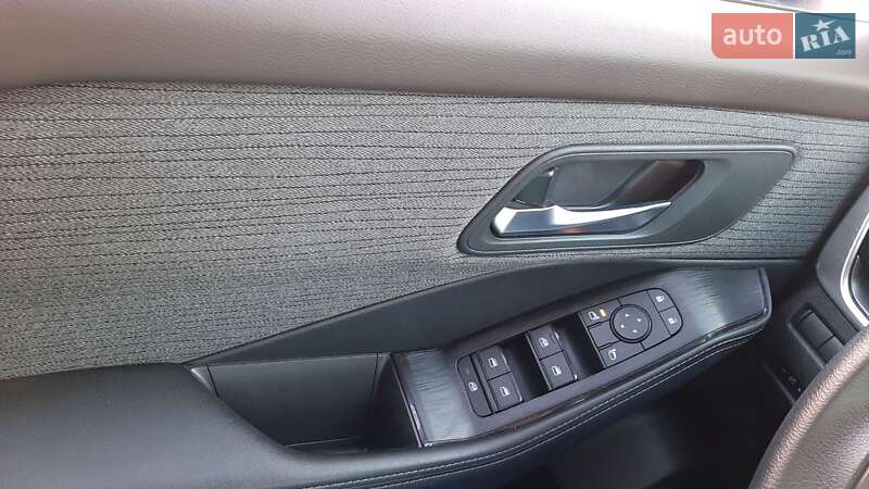 Позашляховик / Кросовер Nissan Rogue 2021 в Вишневому фото 22 Позашляховик / Кросовер Nissan Rogue 2021 в Вишневому