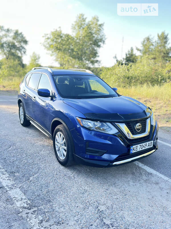 Внедорожник / Кроссовер Nissan Rogue 2019 в Каменском