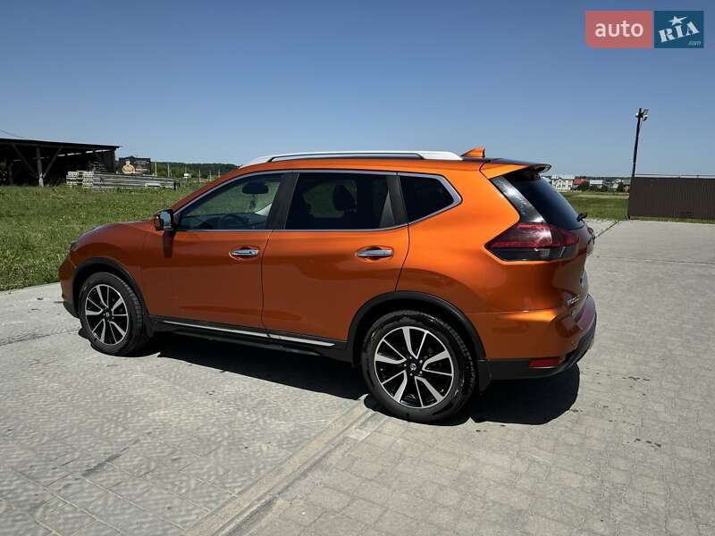 Внедорожник / Кроссовер Nissan Rogue 2018 в Чорткове