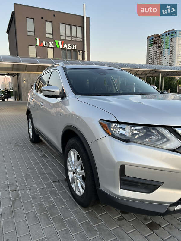 Внедорожник / Кроссовер Nissan Rogue 2019 в Киеве