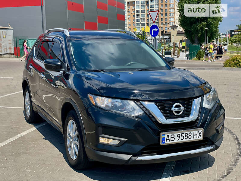 Внедорожник / Кроссовер Nissan Rogue 2017 в Виннице