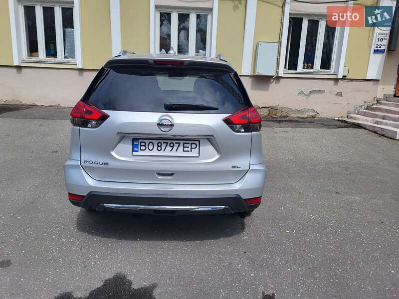 Внедорожник / Кроссовер Nissan Rogue 2017 в Тернополе