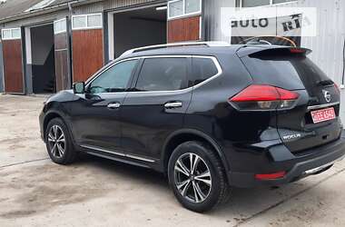 Внедорожник / Кроссовер Nissan Rogue 2017 в Ровно