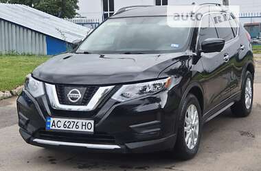 Позашляховик / Кросовер Nissan Rogue 2017 в Луцьку