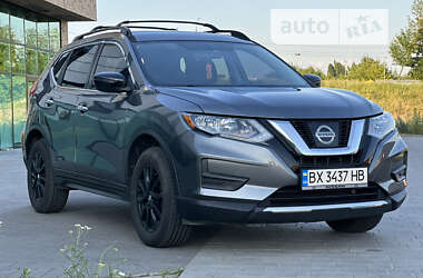 Внедорожник / Кроссовер Nissan Rogue 2017 в Хмельницком