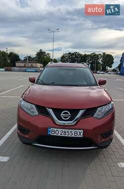 Внедорожник / Кроссовер Nissan Rogue 2015 в 