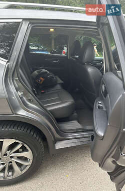Позашляховик / Кросовер Nissan Rogue 2014 в Києві