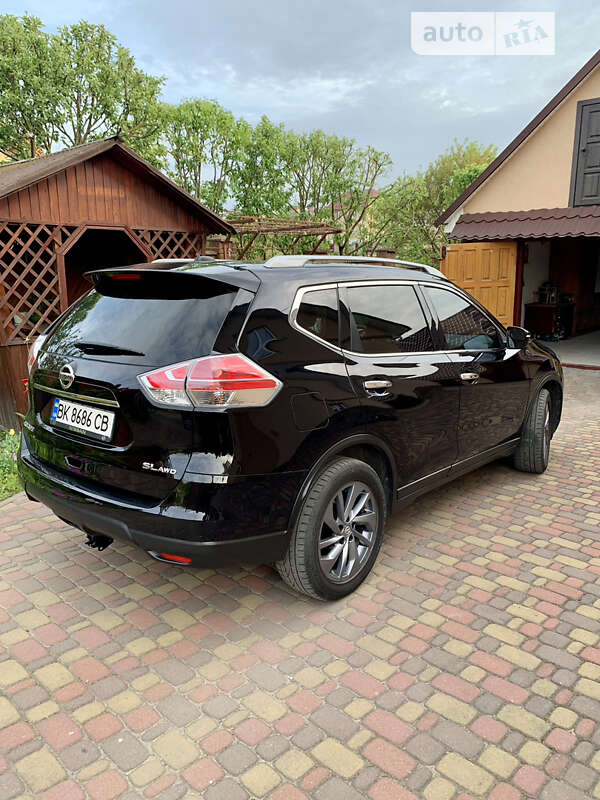 Внедорожник / Кроссовер Nissan Rogue 2014 в Ровно