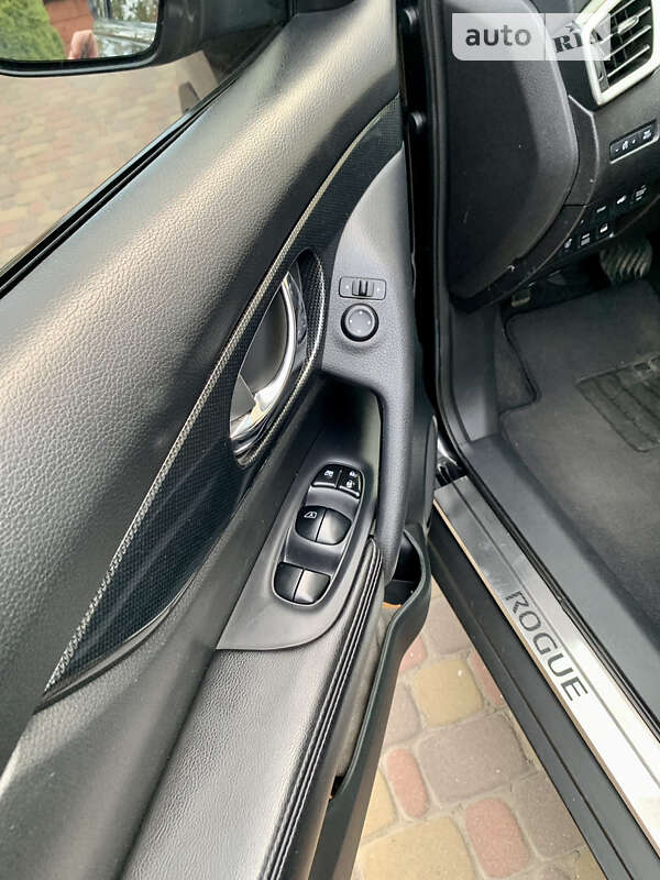 Внедорожник / Кроссовер Nissan Rogue 2014 в Ровно