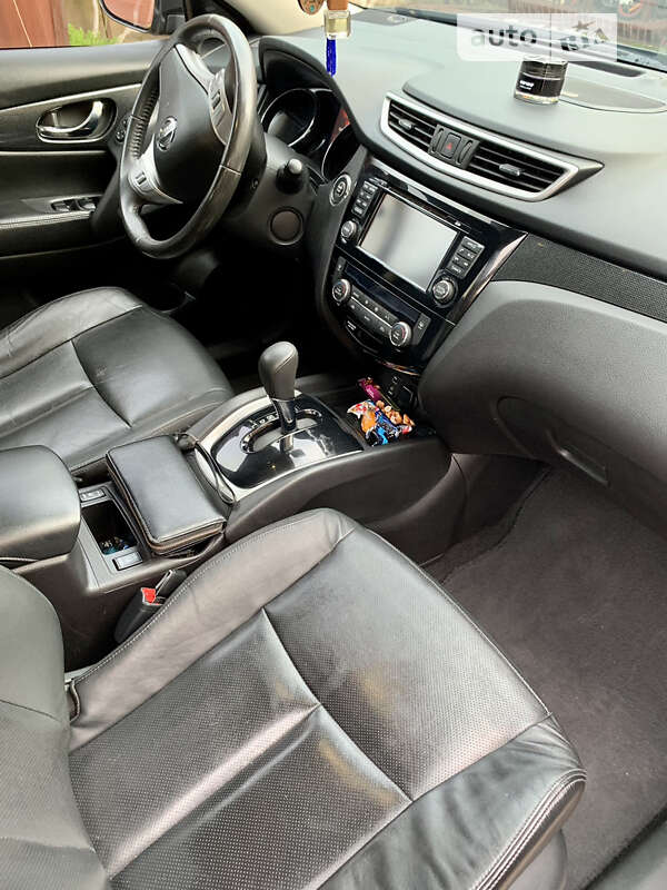 Внедорожник / Кроссовер Nissan Rogue 2014 в Ровно