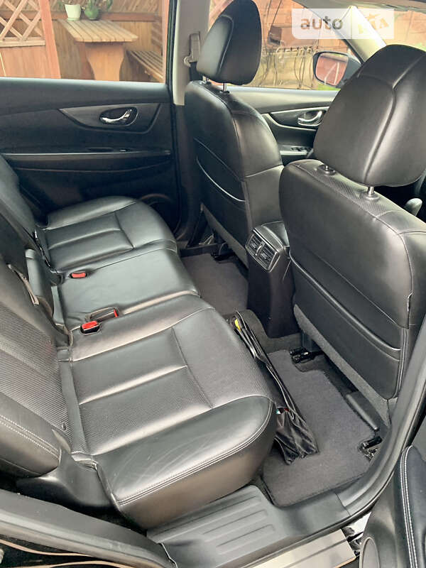 Внедорожник / Кроссовер Nissan Rogue 2014 в Ровно