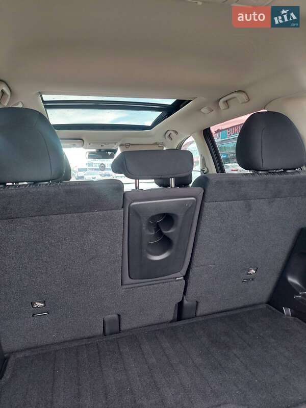 Внедорожник / Кроссовер Nissan Rogue 2019 в Вишневом