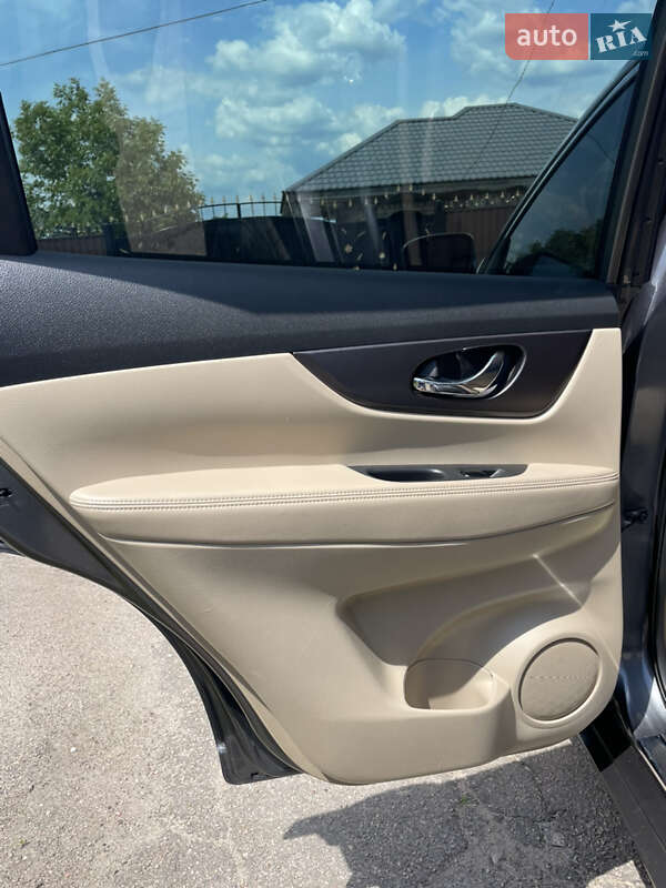 Позашляховик / Кросовер Nissan Rogue 2016 в Петровому