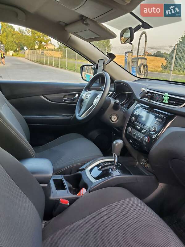 Позашляховик / Кросовер Nissan Rogue 2016 в Надвірній